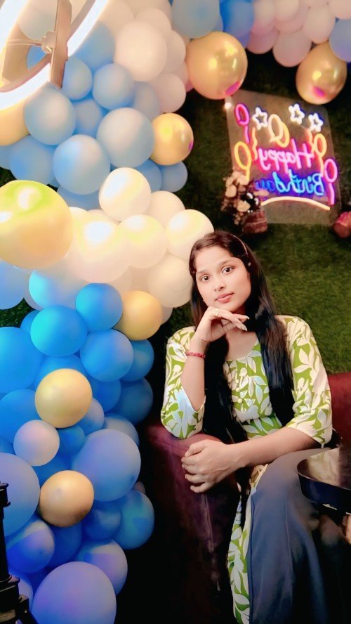 Simran Vishwakarma All Academic Subjects home tutor in Varanasi.